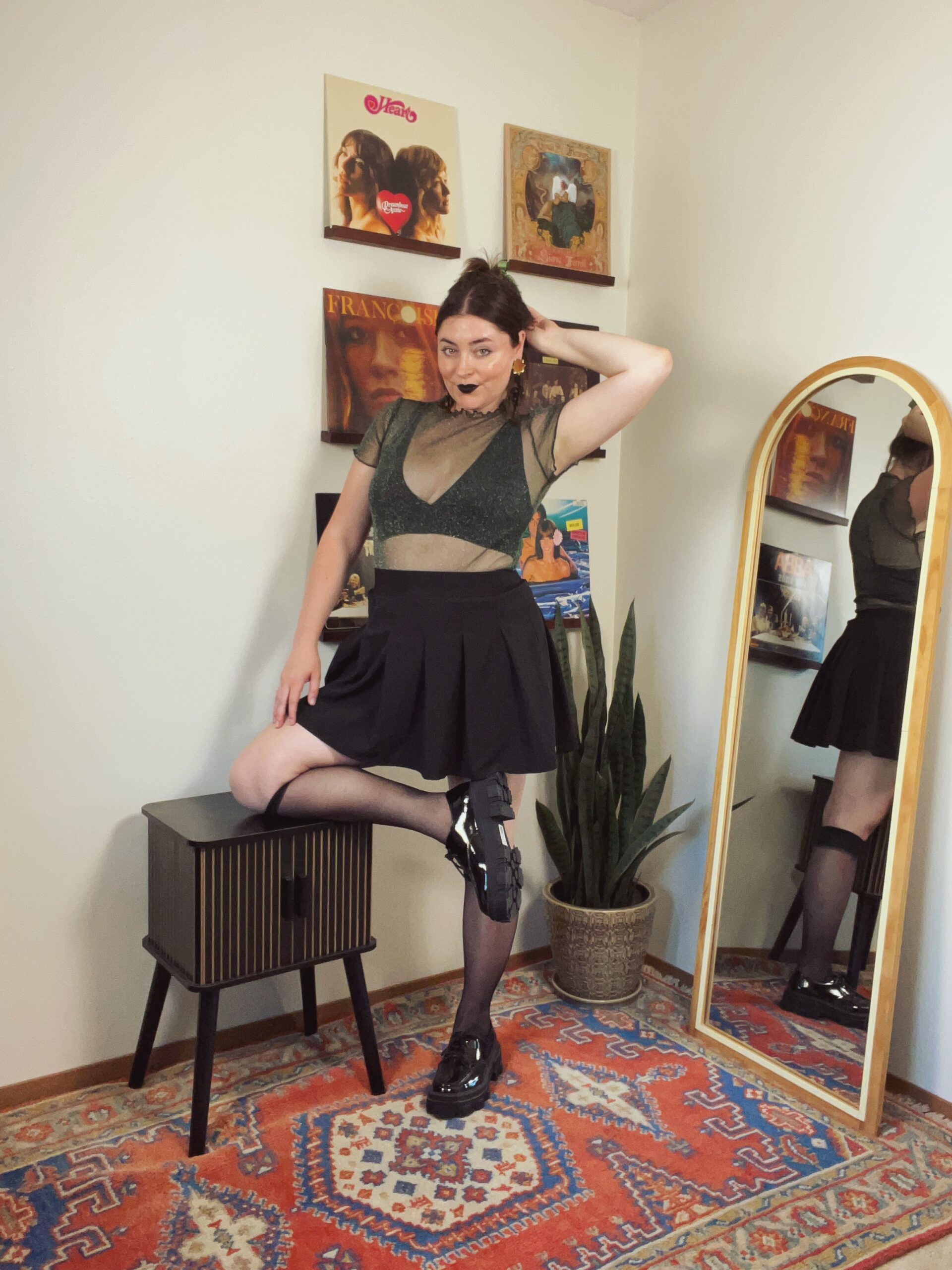 Moody Outfit Inspo: Dark Academia Meets Edgy Grunge Girl