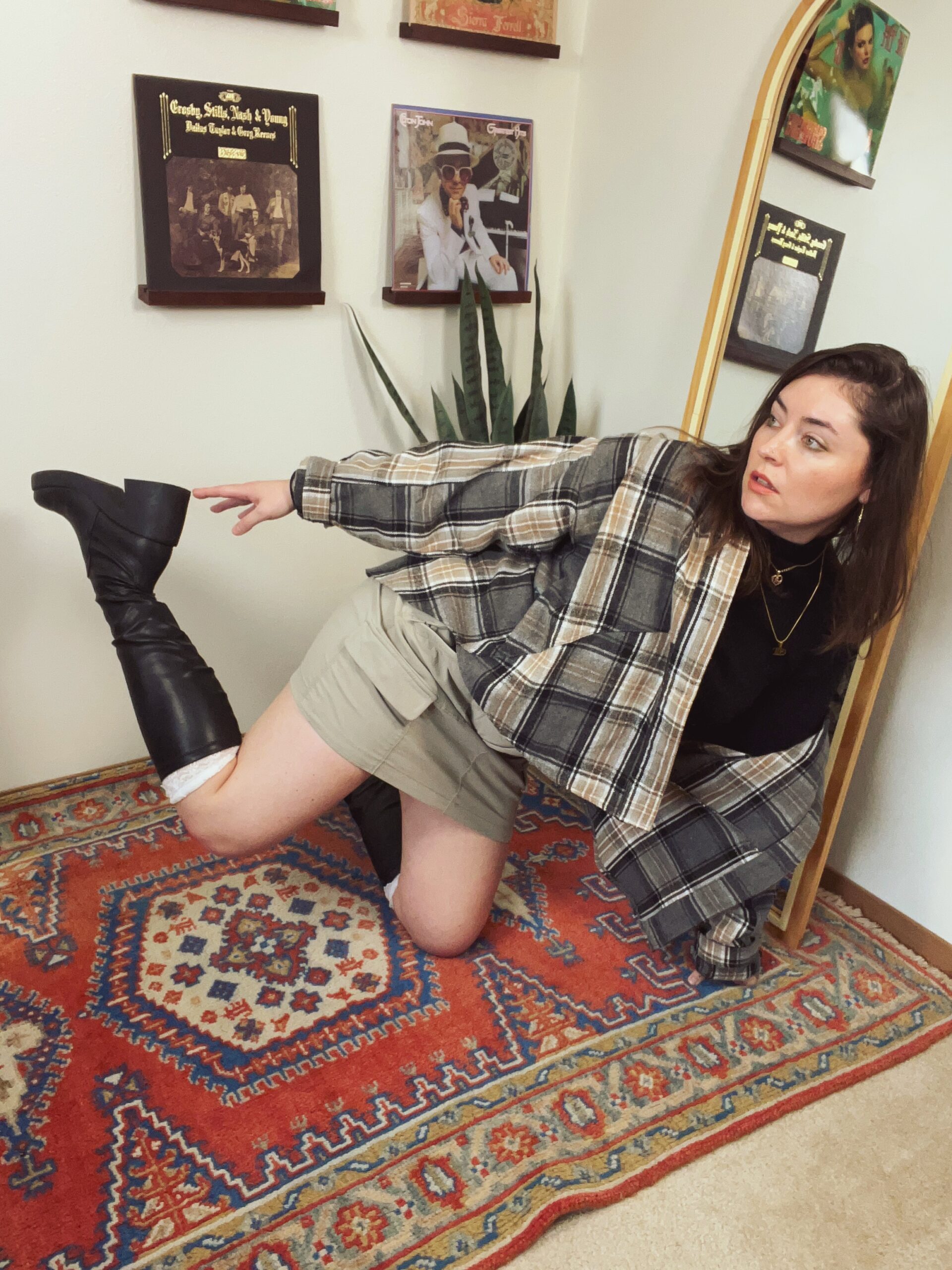 Skyrocket Your Confidence in a Laidback Grunge Look